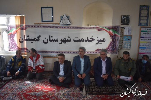 برگزاری میز خدمت در روستای قلمس شهرستان گمیشان