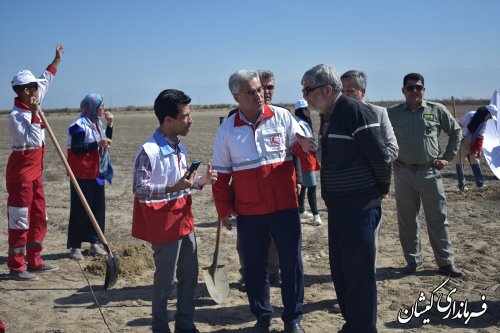 حضور فرماندار گمیشان در پویش 100 جمعیت هلال احمر