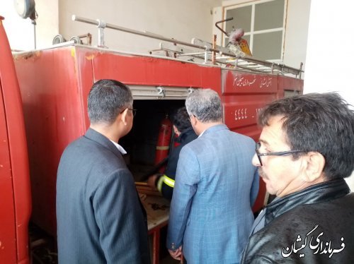 بازدیدفرماندار گمیشان از شهرداری و آتش نشانی سیمین شهر