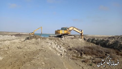 بازدید فرماندار گمیشان از لایروبی کانال میگو 