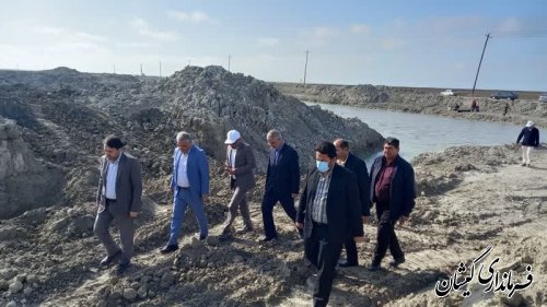 بازدید فرماندار گمیشان از لایروبی کانال میگو 