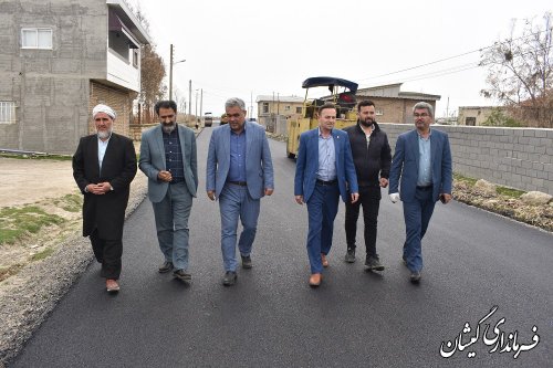 بازدید فرماندار گمیشان از پروژه اجرای آسفالت معابر روستای صفاایشان