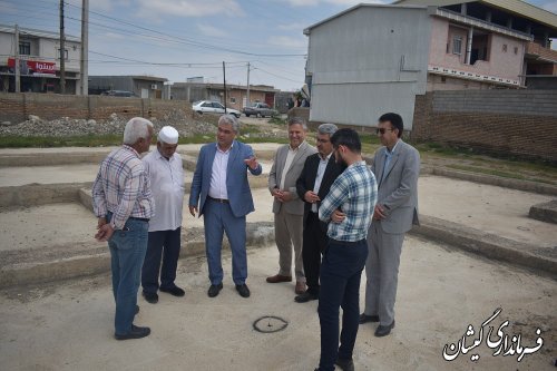 بازدید فرماندار گمیشان از مدرسه 6کلاسه در حال ساخت شهدای دهنه 