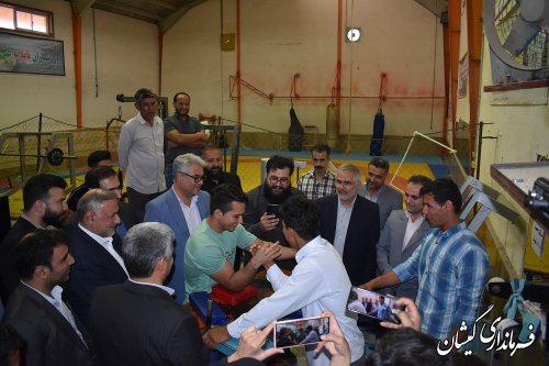 بازدید فرماندار گمیشان با همراهی رییس فدراسیون بدنسازی و پرورش اندام کشور از امکانات ورزشی شهرستان