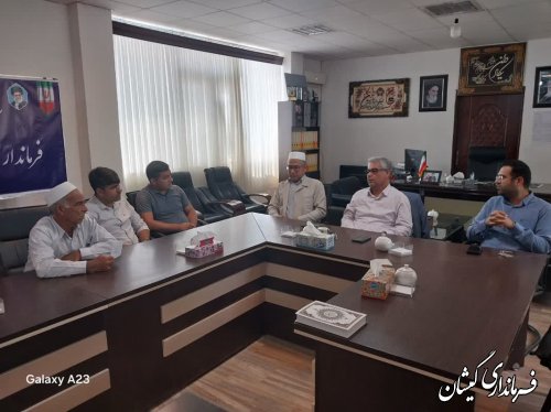 نشست فرماندار گمیشان با دهیار و اعضای شورا آرخ بزرگ